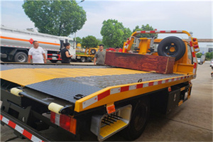 红旗区附近拖车电话号码服务